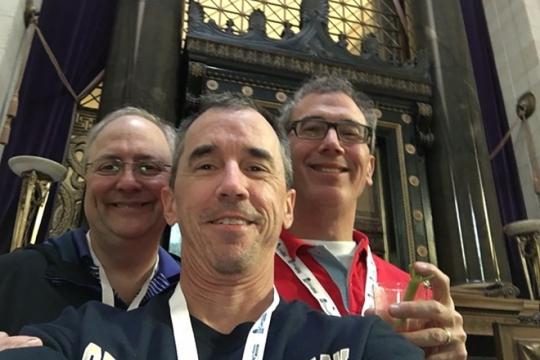 Friends of Leon Rosenman, BBA ’81, are raising funds to honor a remarkable memory